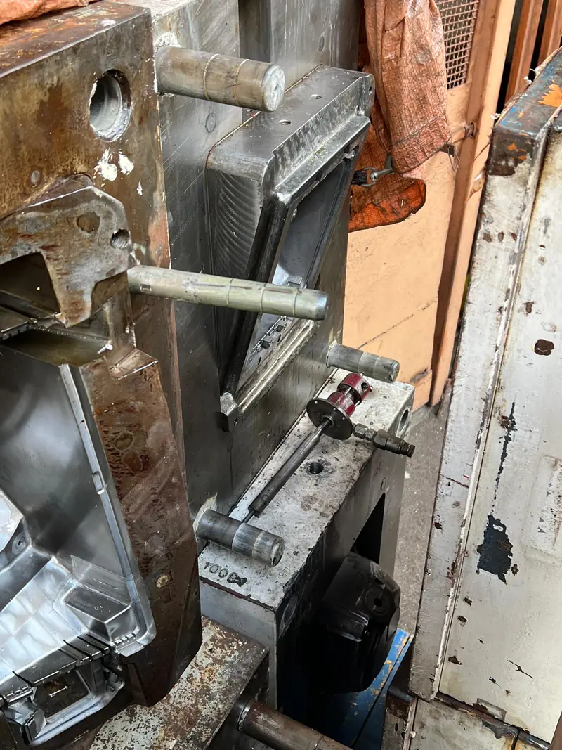 Injection mold for automotive parts — item 2 in the 3WS archive