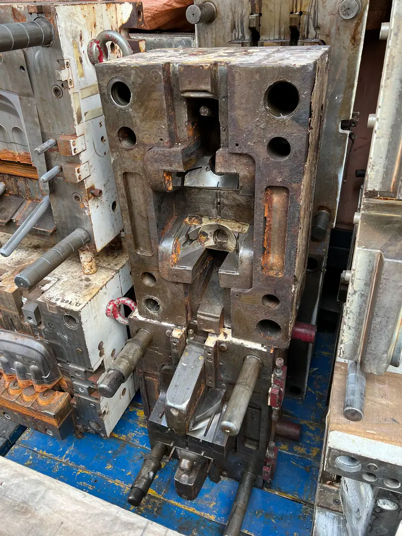 Injection mold for automotive parts — item 4 in the 3WS archive