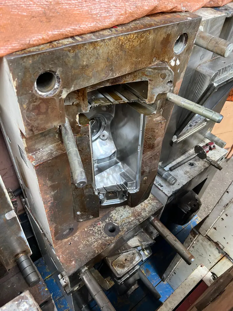 Injection mold for automotive parts — item 7 in the 3WS archive