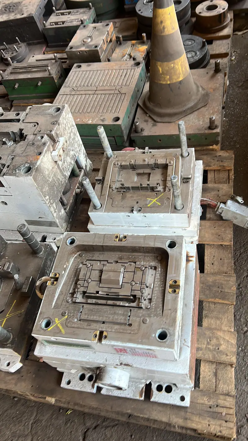 Injection mold for automotive parts — item 12 in the 3WS archive