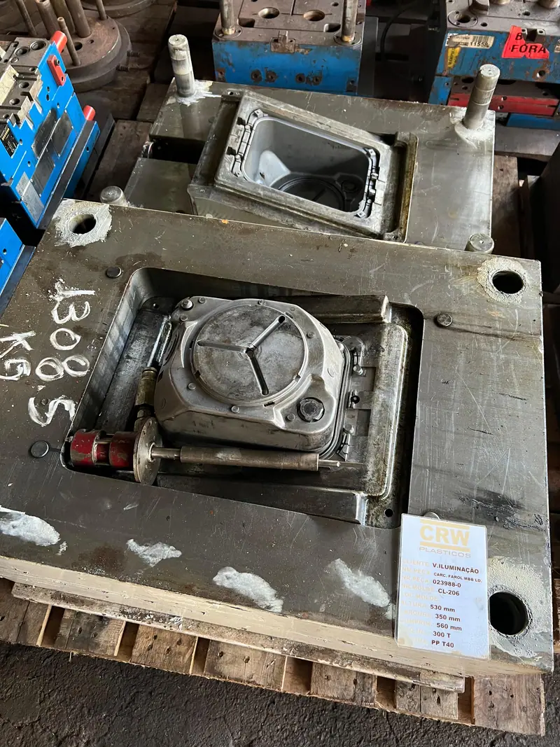 Injection mold for automotive parts — item 16 in the 3WS archive