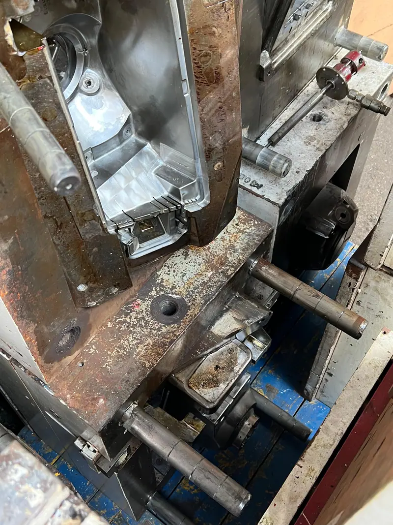 Injection mold for automotive parts — item 17 in the 3WS archive