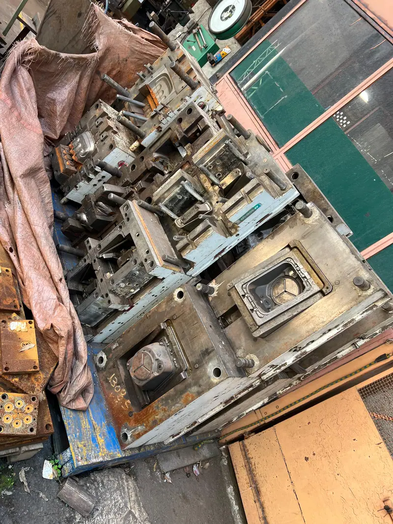 Injection mold for automotive parts — item 18 in the 3WS archive