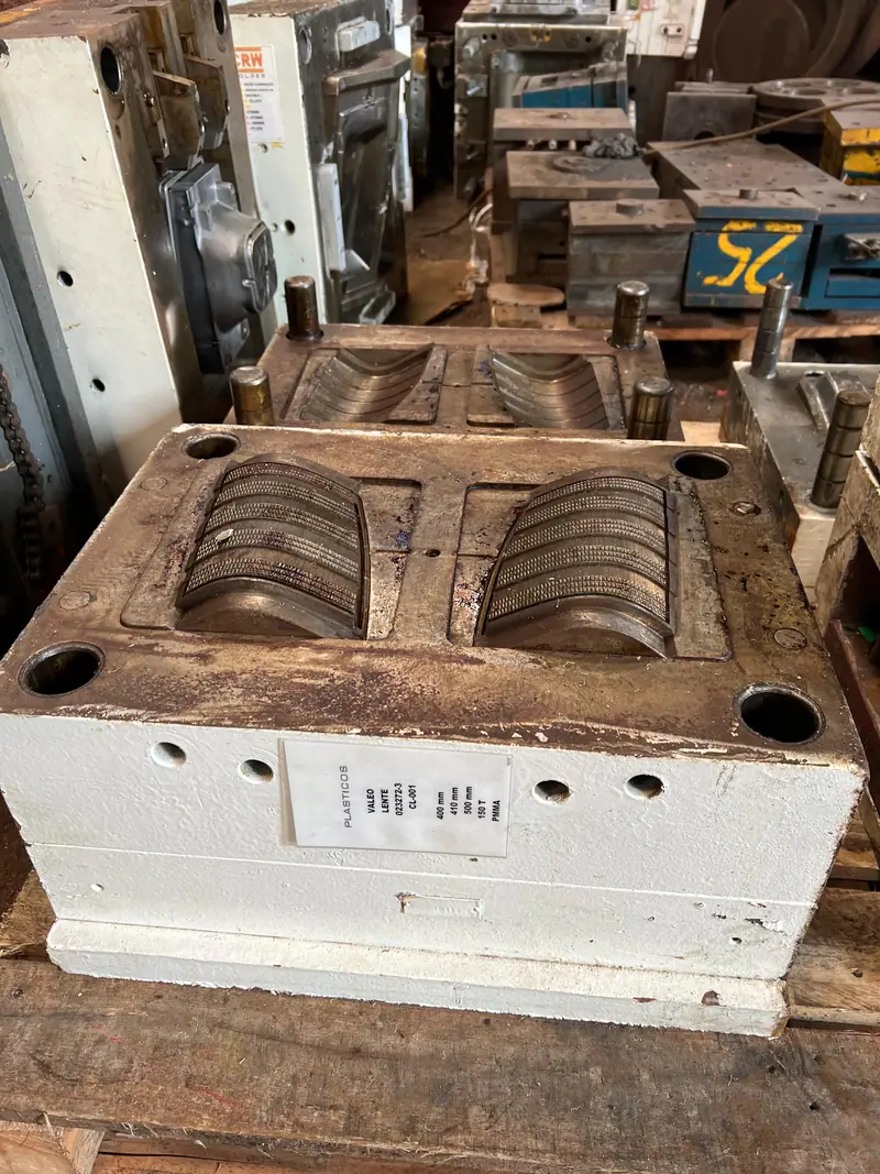 Injection mold for automotive parts — item 20 in the 3WS archive