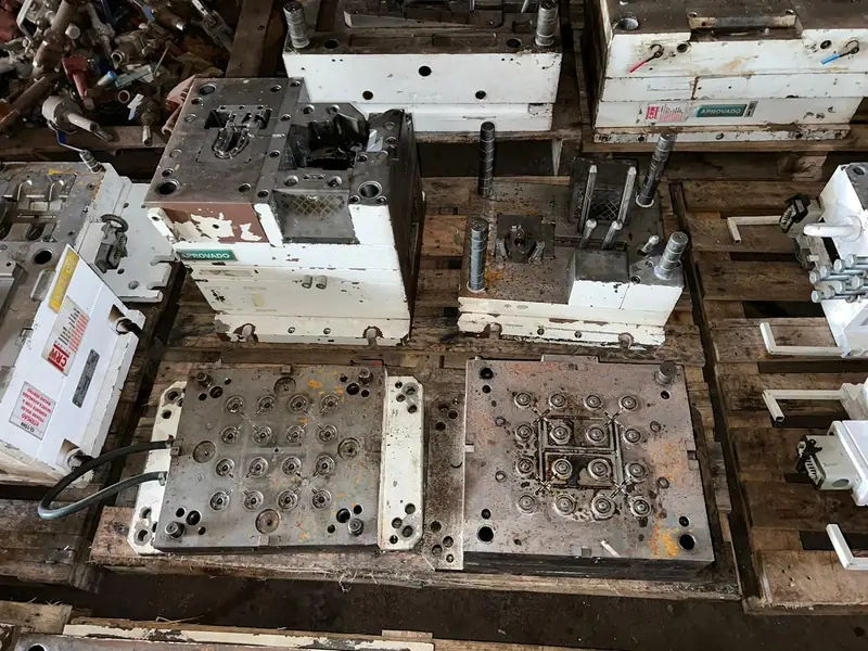 Injection mold for automotive parts — item 25 in the 3WS archive