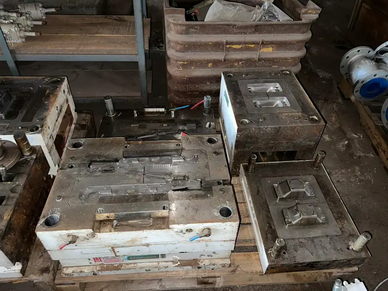Injection mold for automotive parts — item 26 in the 3WS archive