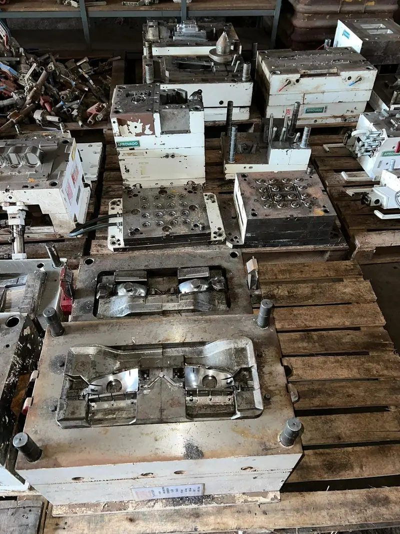 Injection mold for automotive parts — item 30 in the 3WS archive
