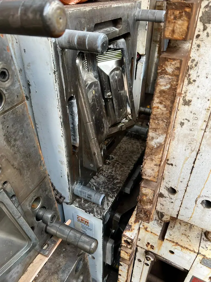 Injection mold for automotive parts — item 36 in the 3WS archive