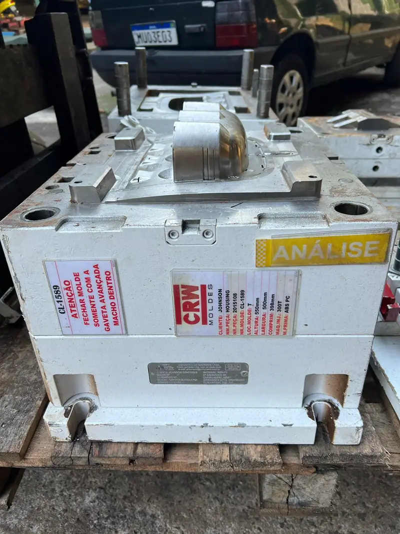 Injection mold for automotive parts — item 37 in the 3WS archive