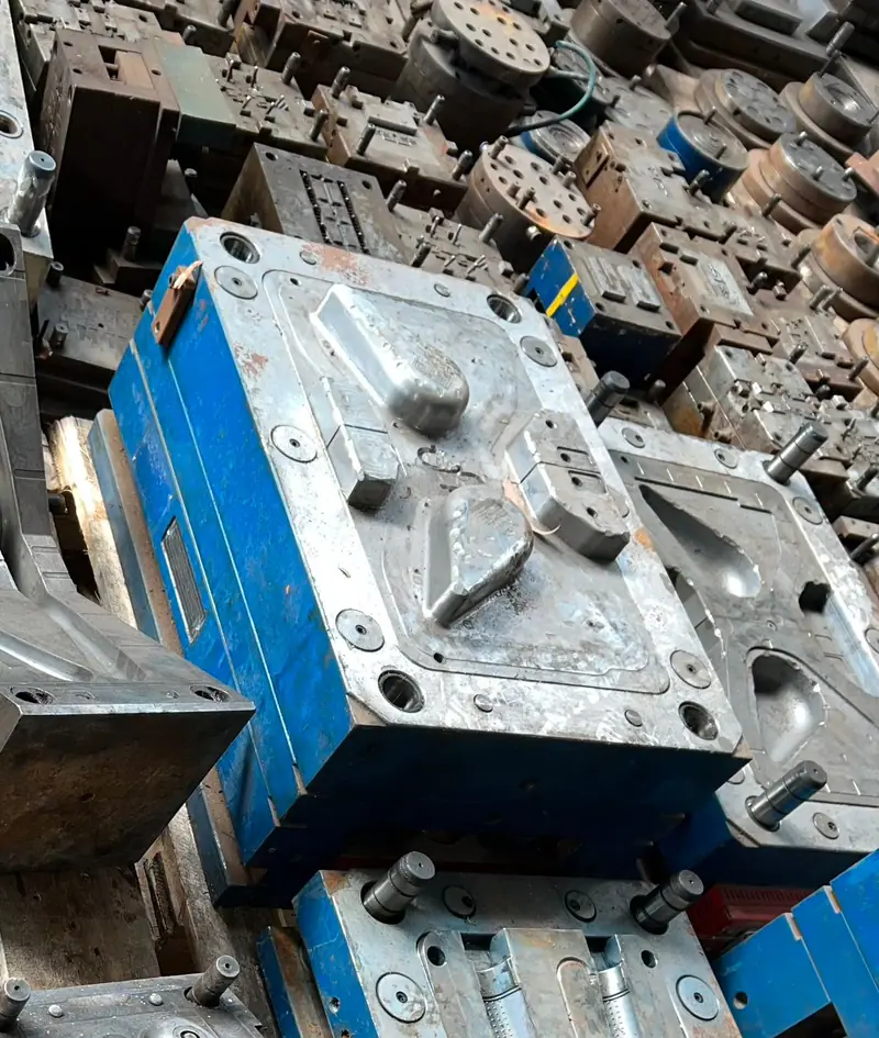 Injection mold for automotive parts — item 38 in the 3WS archive