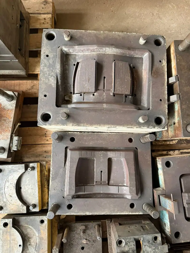 Injection mold for automotive parts — item 46 in the 3WS archive