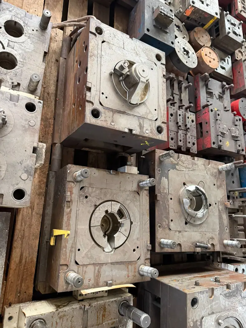 Injection mold for automotive parts — item 49 in the 3WS archive