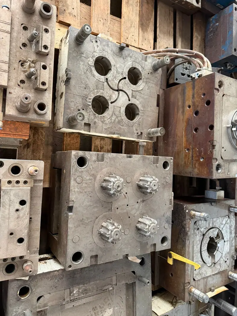 Injection mold for automotive parts — item 50 in the 3WS archive