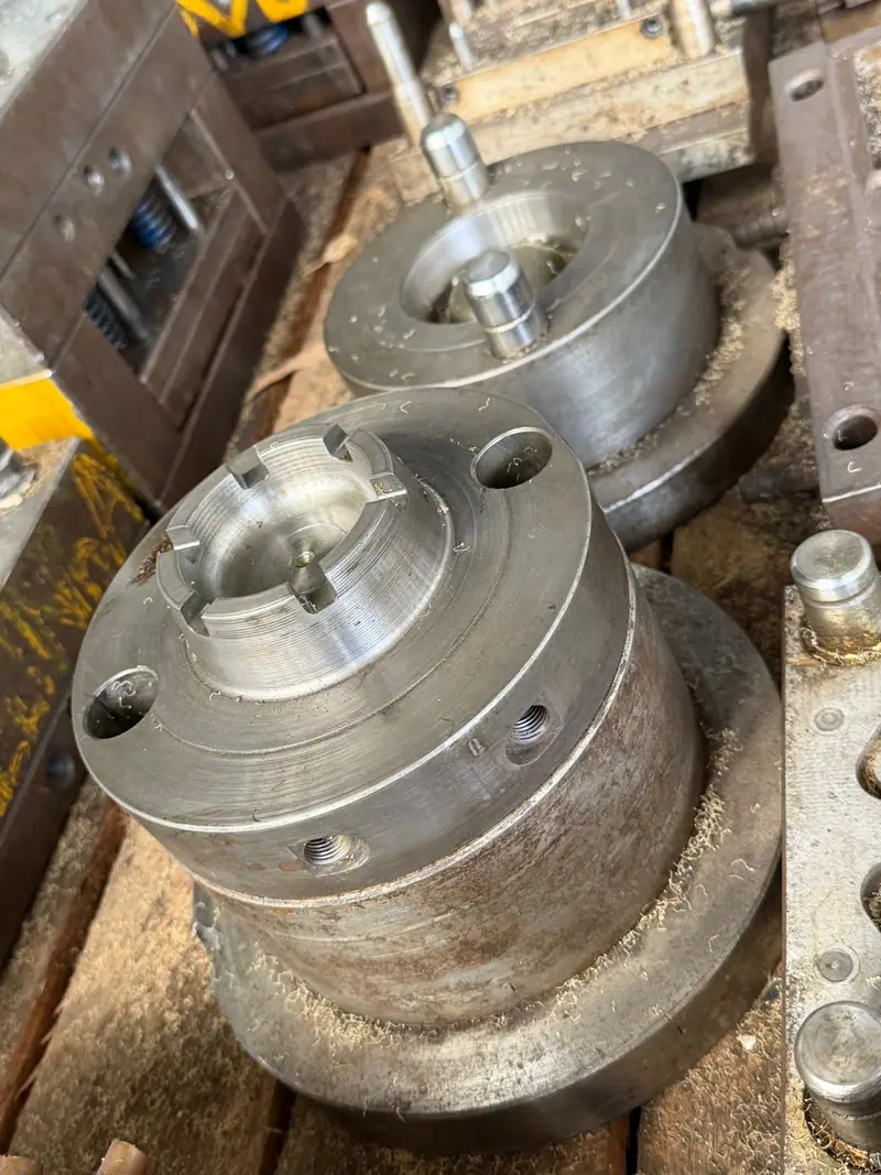 Detail of the injection mold for an ashtray in the 3WS Moldes stock