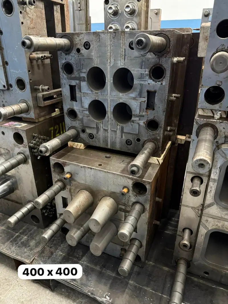Injection mold for a cup with a 40 g part — view 3