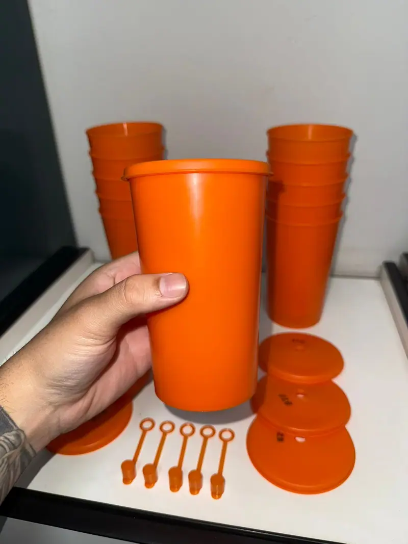 Plastic part injected from the mold for a 660 ml cup with lid and overcap — detail 2