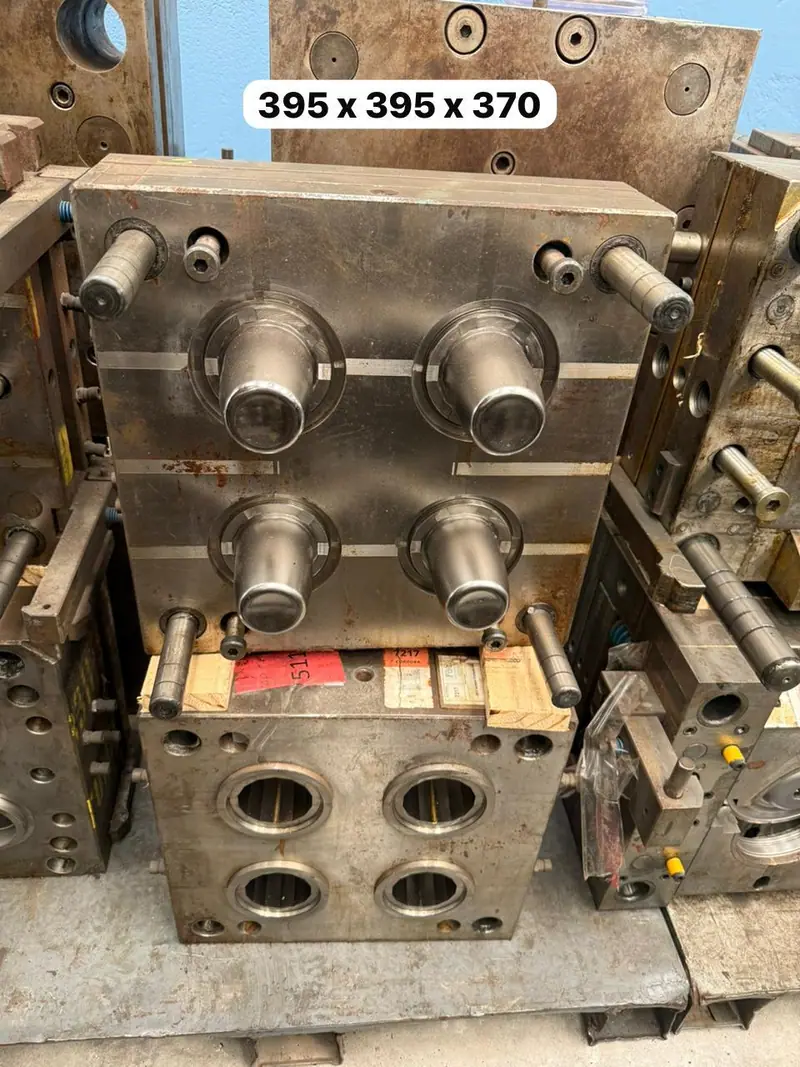 Molde de injeção para copos plásticos de modelos diversos — item 5 do acervo da 3WS