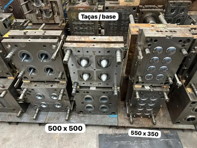 Molde de injeção para copos plásticos de modelos diversos — item 16 do acervo da 3WS