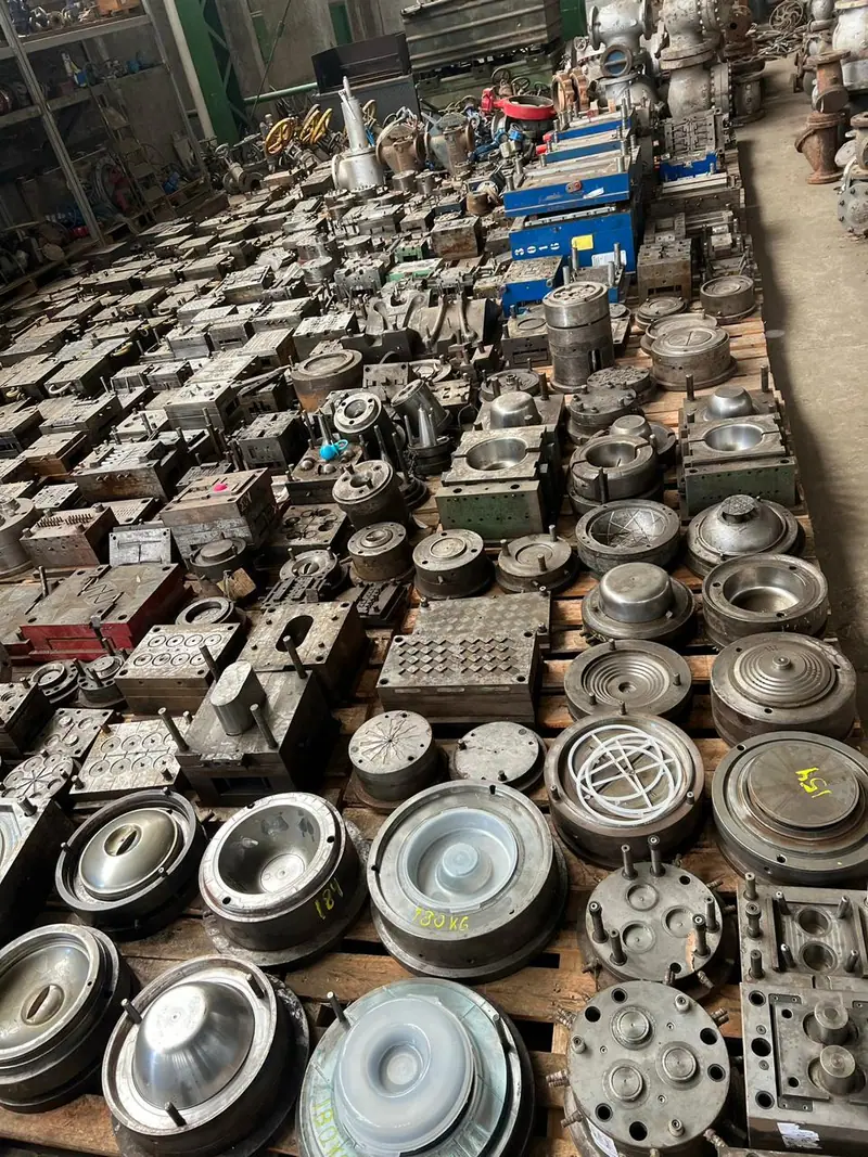 Injection mold for injection molds for a range of applications — item 6 in the 3WS archive