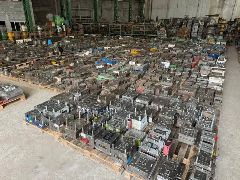 Injection mold for injection molds for a range of applications — item 17 in the 3WS archive