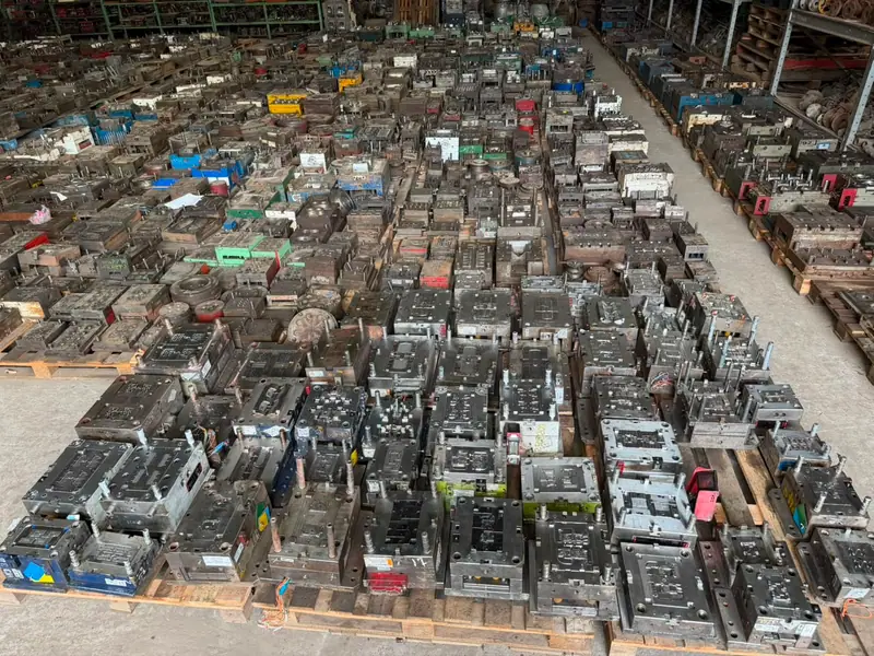 Moldes de inyección de plástico para portamoldes con postizos en el stock de 3WS Moldes