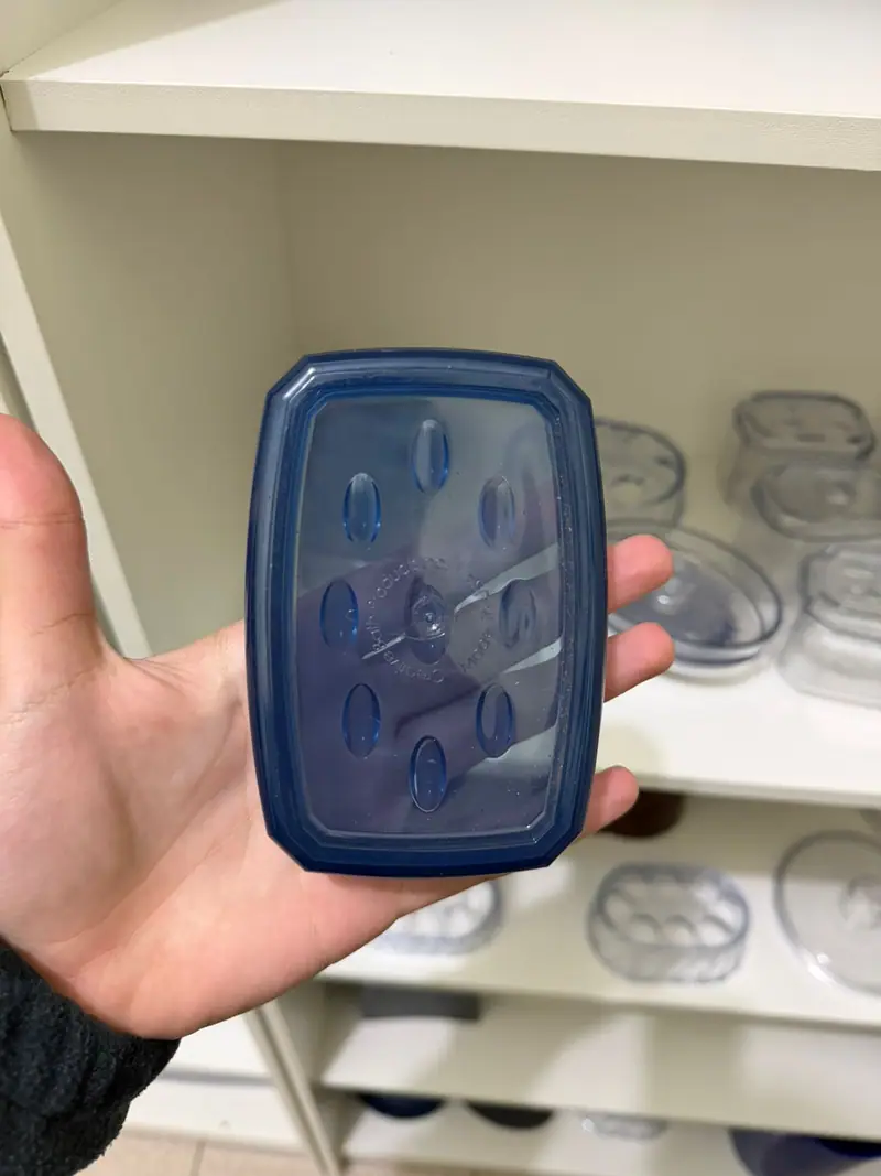 Plastic part injected from the mold for a soap dish — detail 2