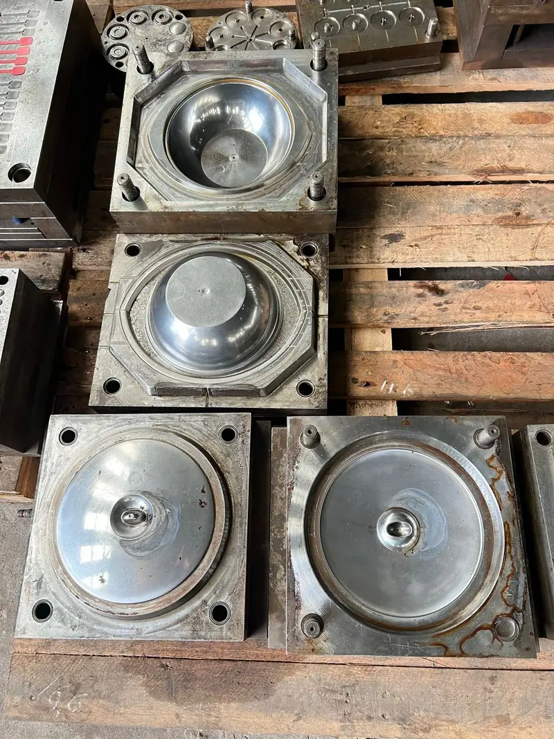 Detail of the injection mold for a salad bowl in the 3WS Moldes stock