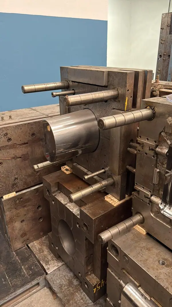 Molde de inyección para macetas, cubos y cestos — artículo 23 del acervo de 3WS